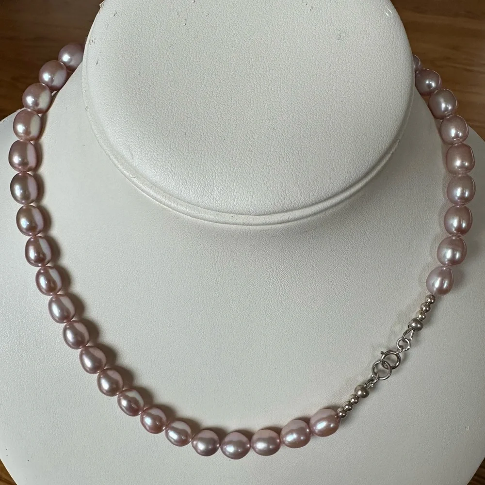 AAA Natural Lavender Cultured Pearl Necklace - 925 Sterling Silver - Picture 4 of 10